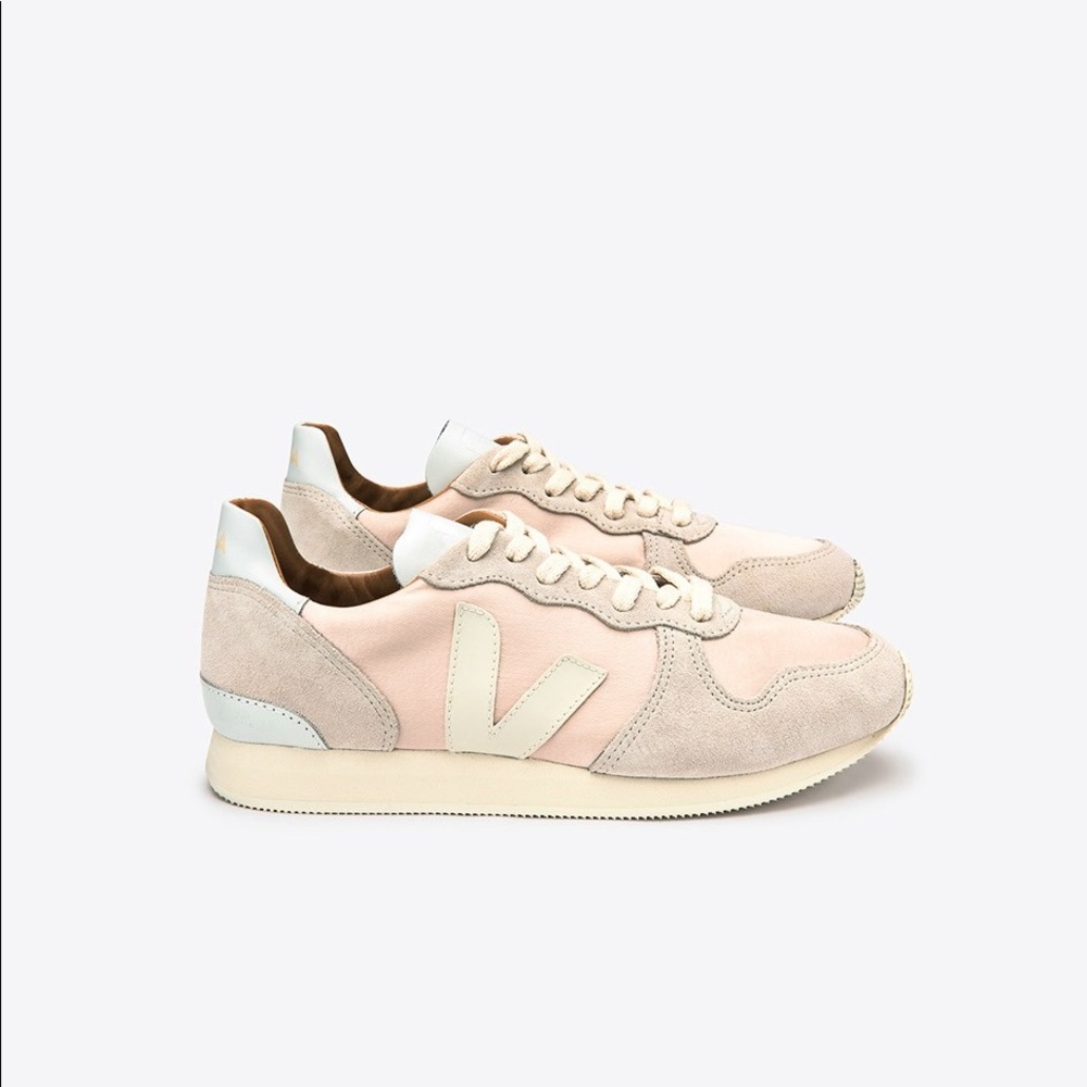 Veja Holiday Bastille Sneakers in Blush